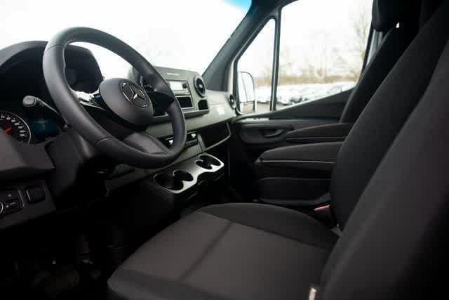 Used 2025 Arctic White Mercedes-Benz  image 27