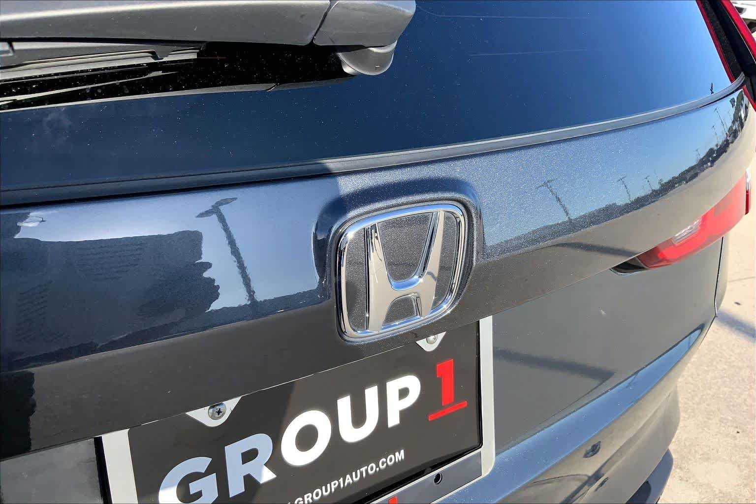 Used 2025 Meteorite Gray Metallic Honda LX image 30