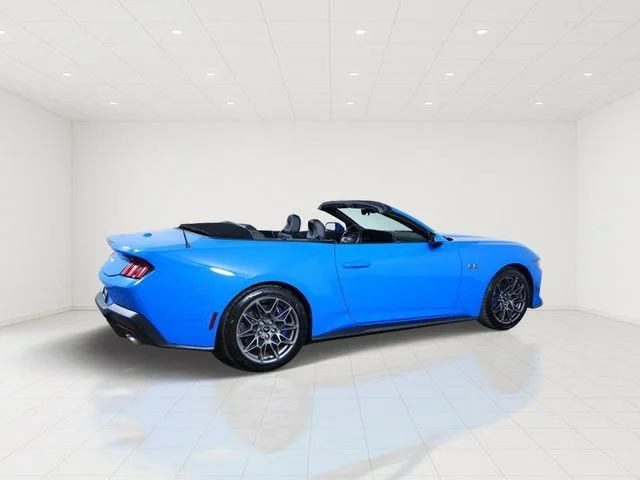 Certified Used 2025  Ford GT Premium image 7