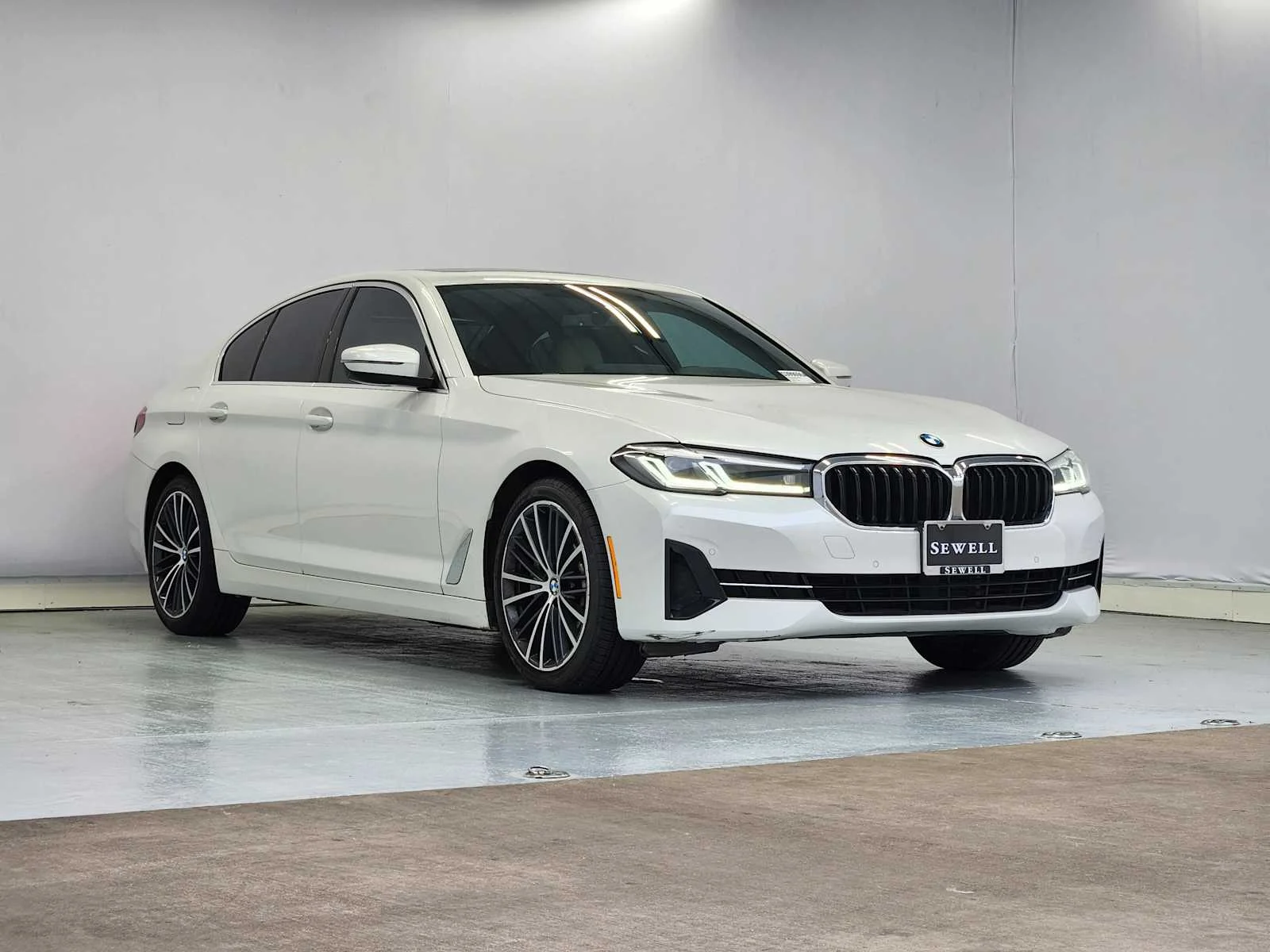Certified Used 2023 Mineral White Metallic BMW 530i image 2