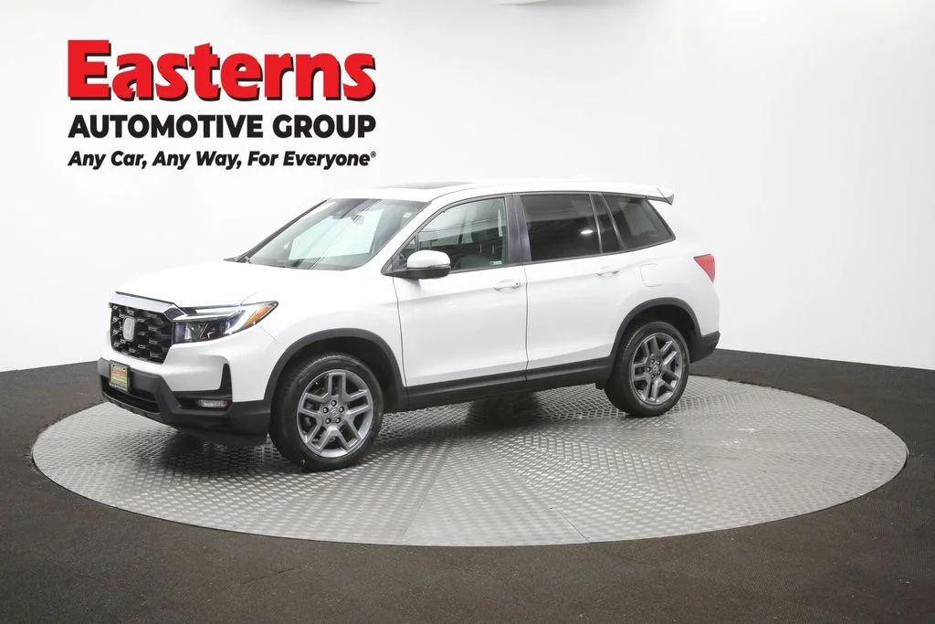 Used 2023 White Honda EX-L image 59