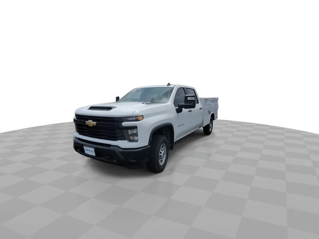 New 2026 Summit White Chevrolet WT image 3