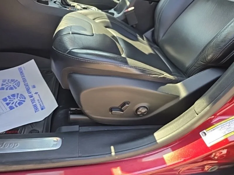 Used 2019 Red Jeep Limited image 27