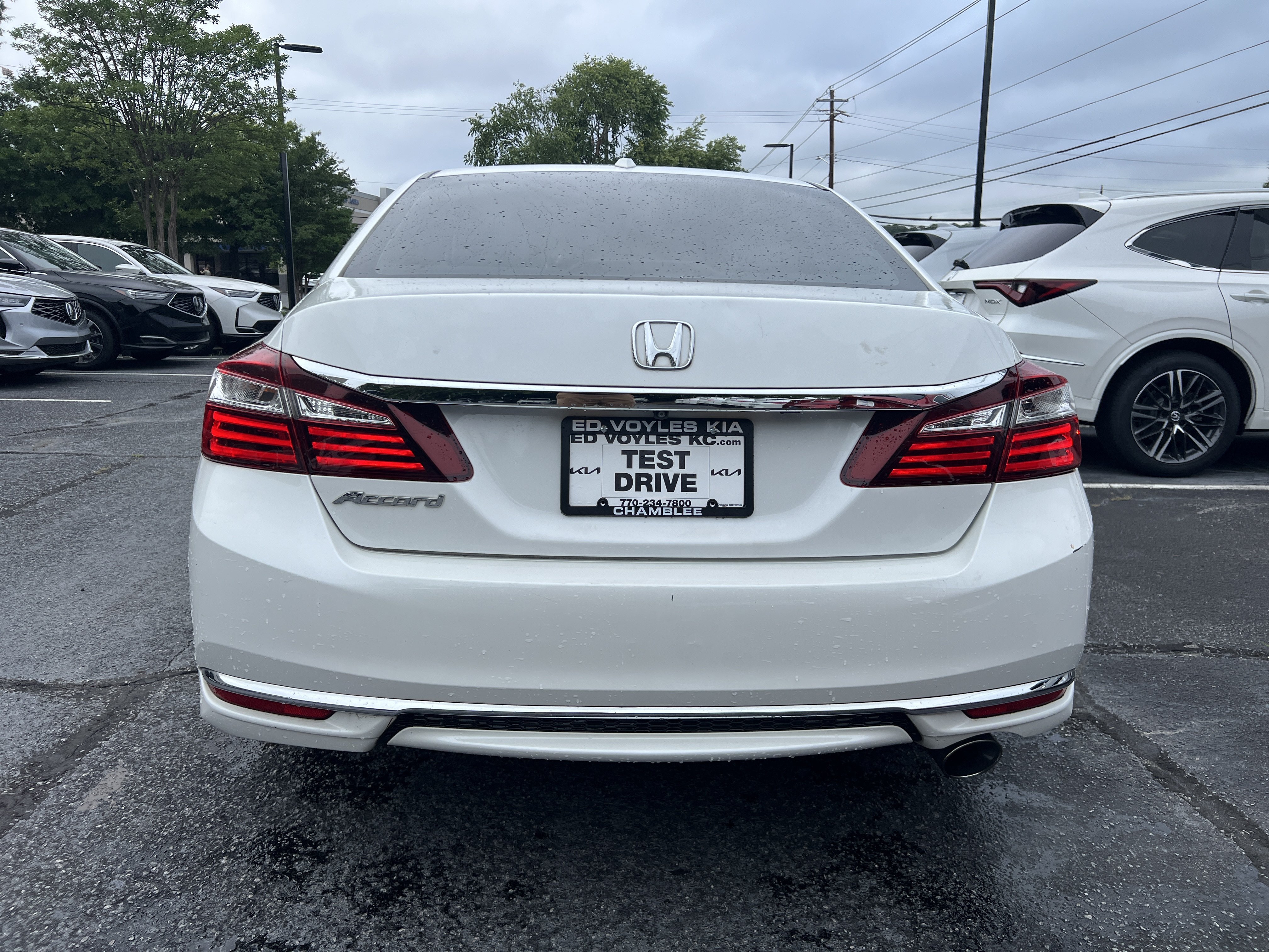Used 2016 White Orchid Pearl Honda EX image 4