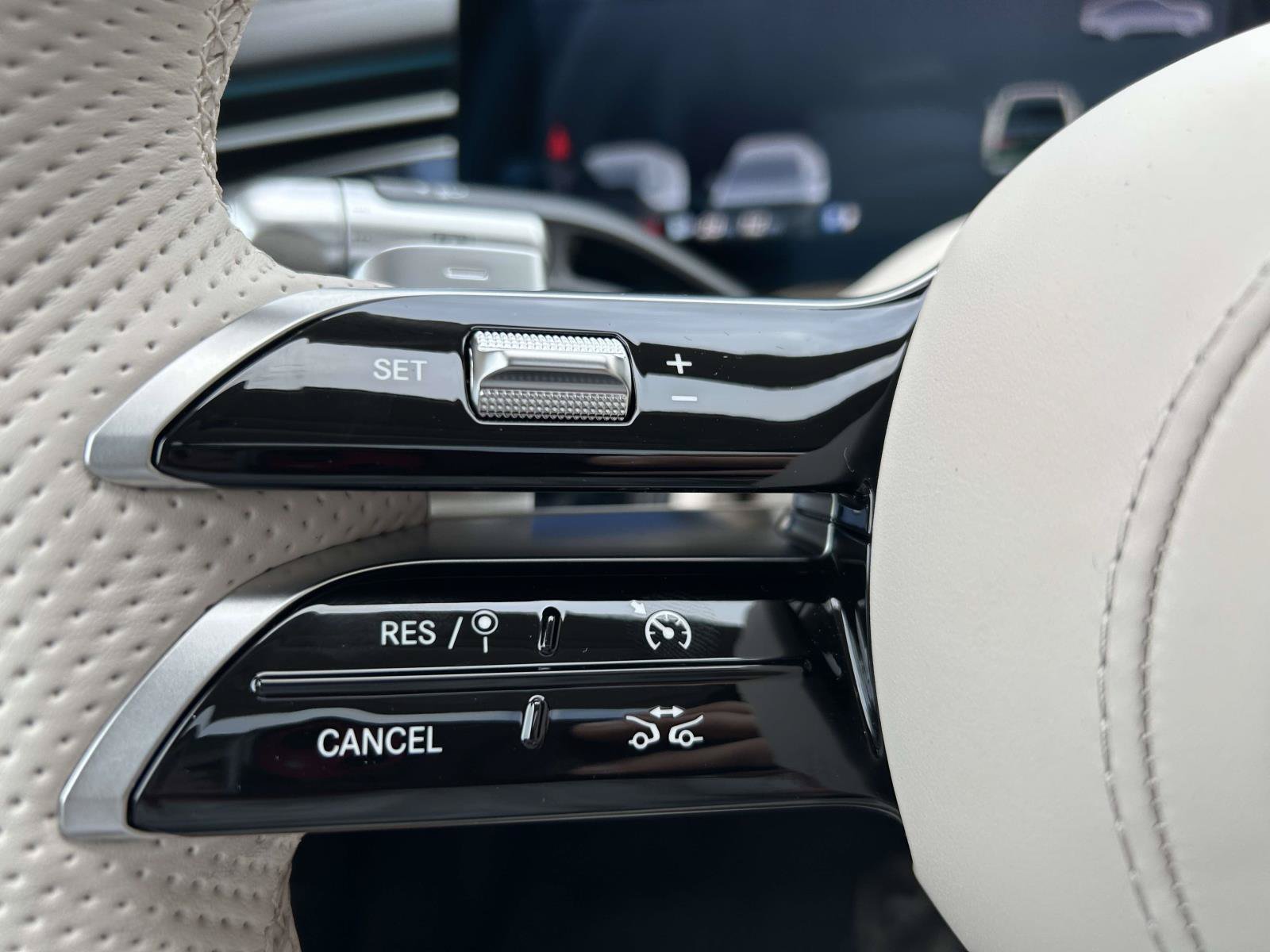 New 2027 Emerald Green Metallic Mercedes-Benz S 580 4MATIC® Sedan image 24