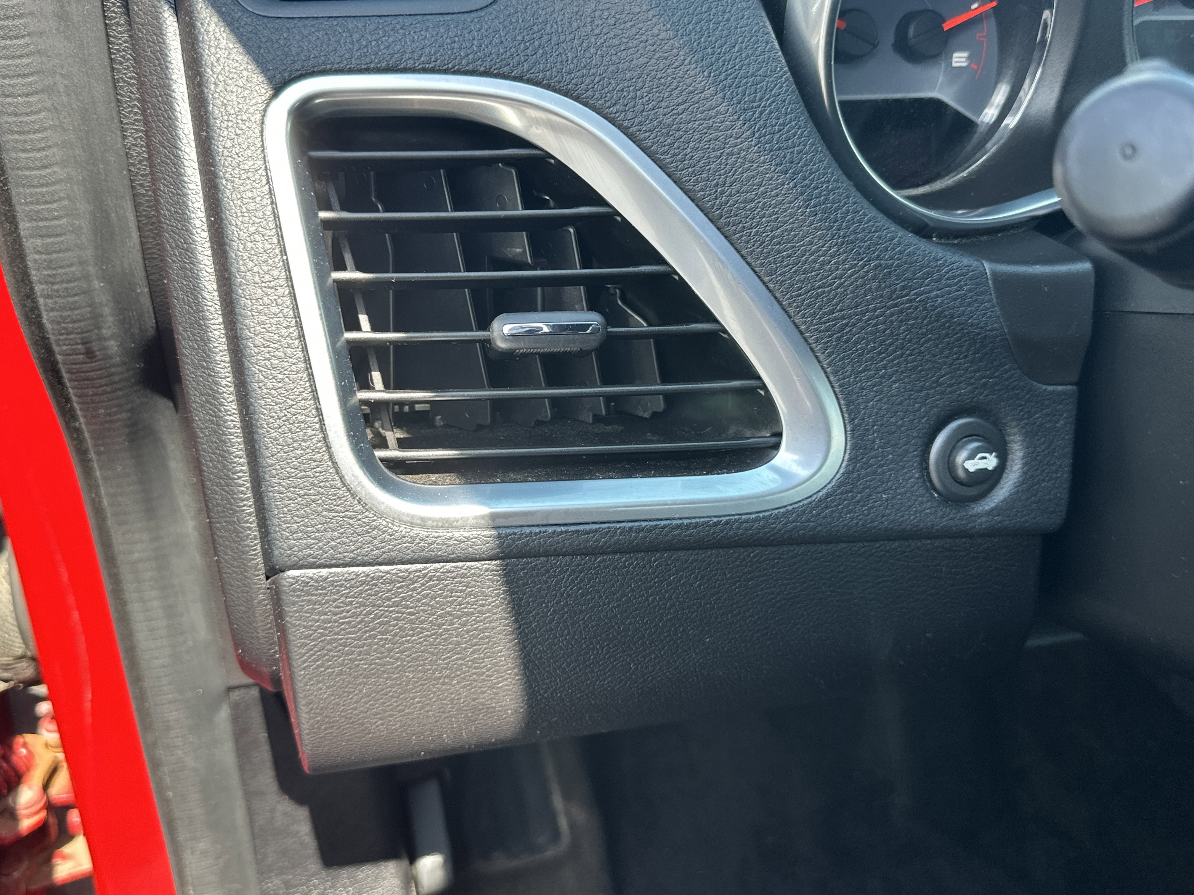 Used 2013 Redline 2-Coat Pearl Dodge SXT image 27
