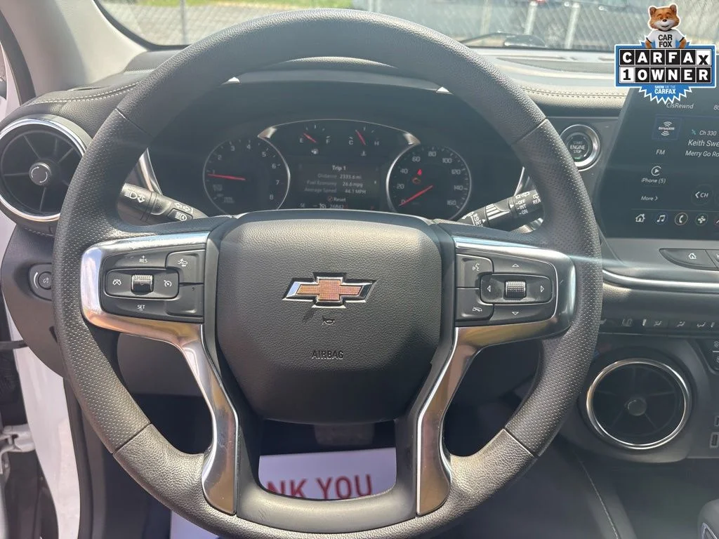 Used 2025 White Chevrolet LT image 17