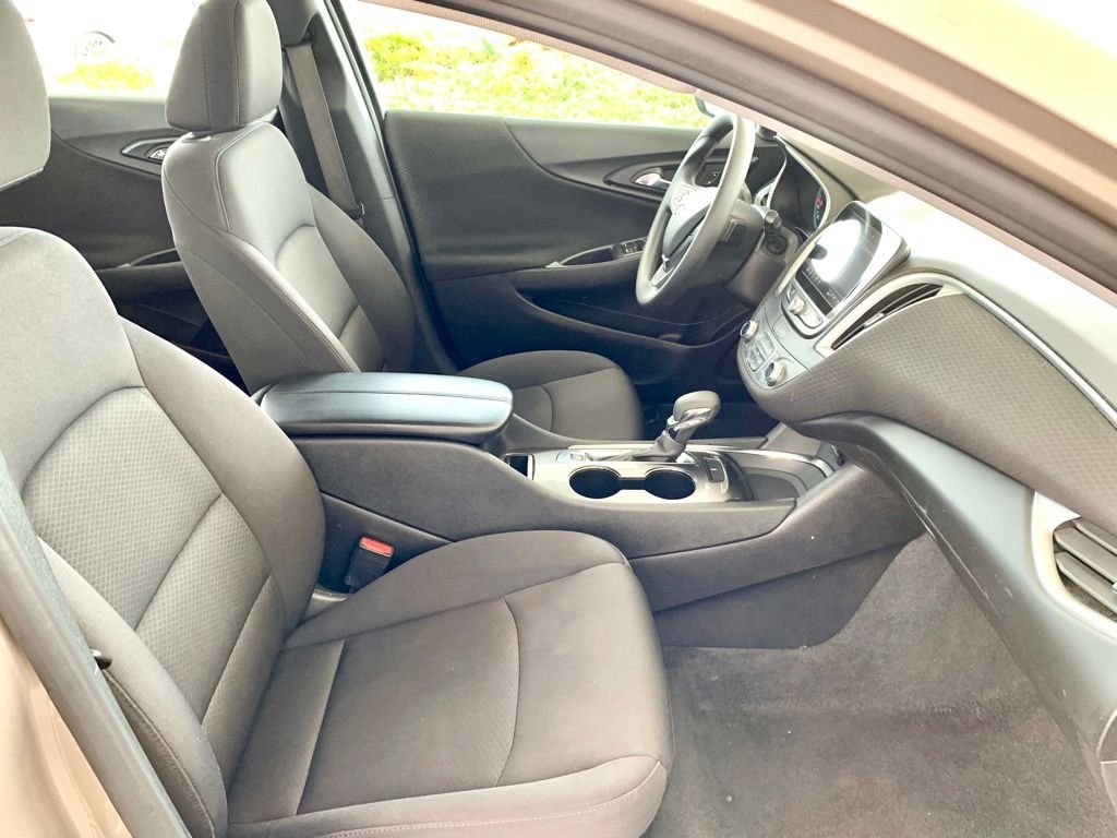 Used 2023 Gray Chevrolet LT image 25