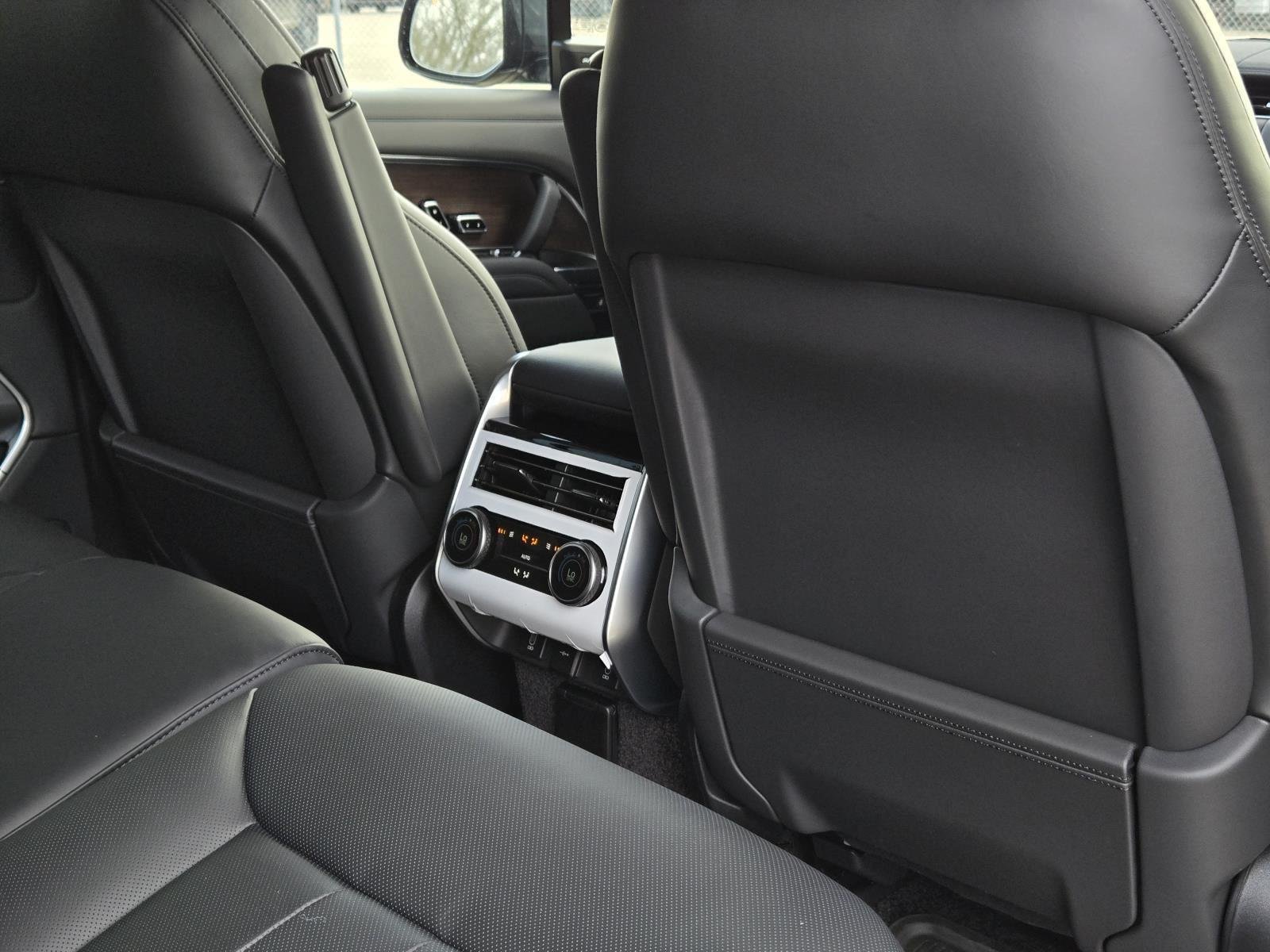 New 2026 Santorini Black Land Rover SE image 26