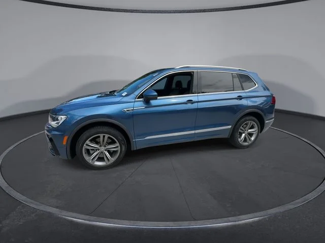 Used 2019 Blue Volkswagen 2.0T SEL R-Line image 4
