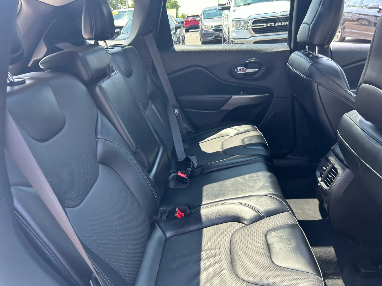 Used 2022 Bright White Clearcoat Jeep Limited image 25