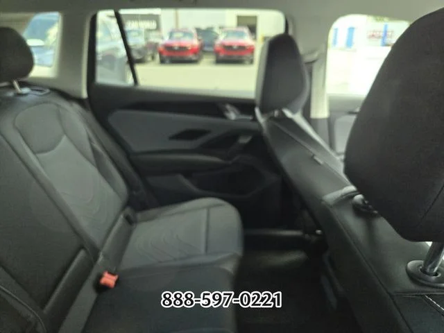 Used 2025 Silver Volkswagen 2.0T SE image 9