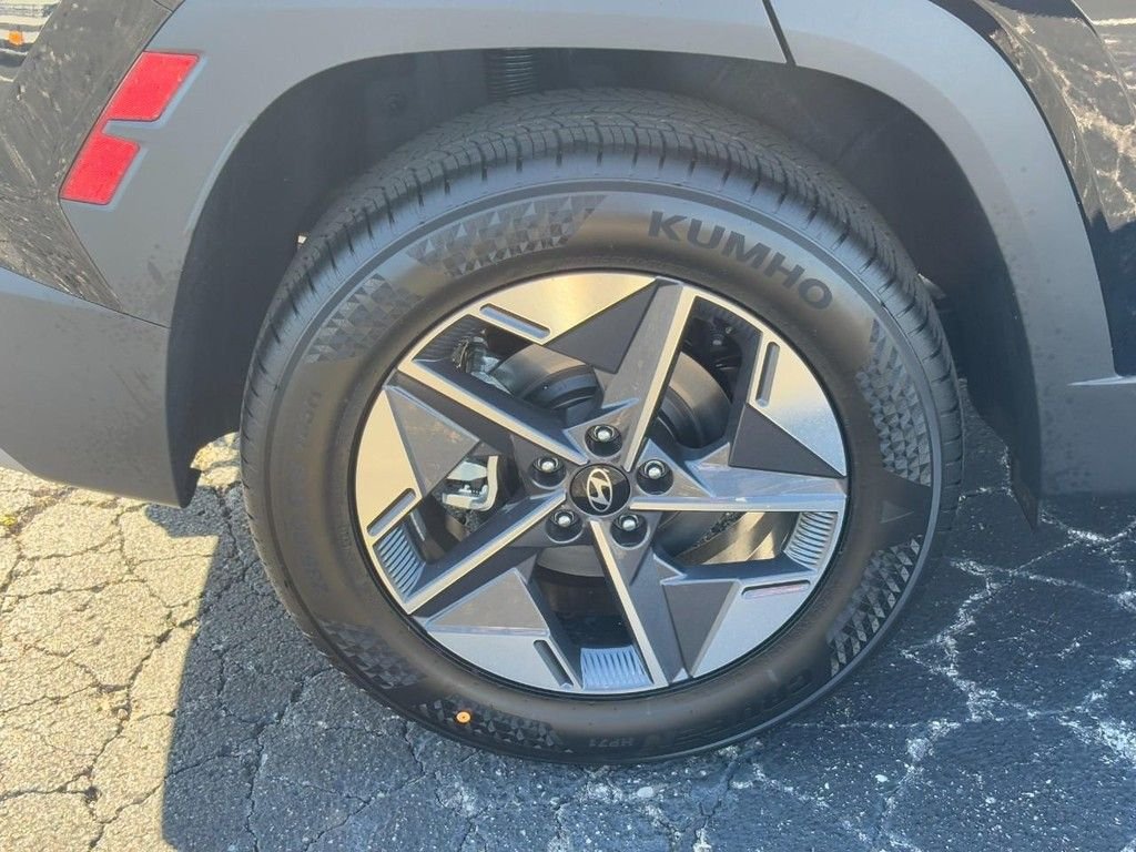 Used 2026 Black Hyundai SEL image 4