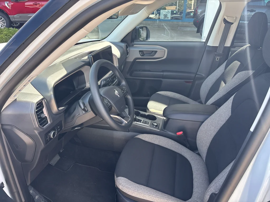 Used 2025 Oxford White Ford Big Bend image 3