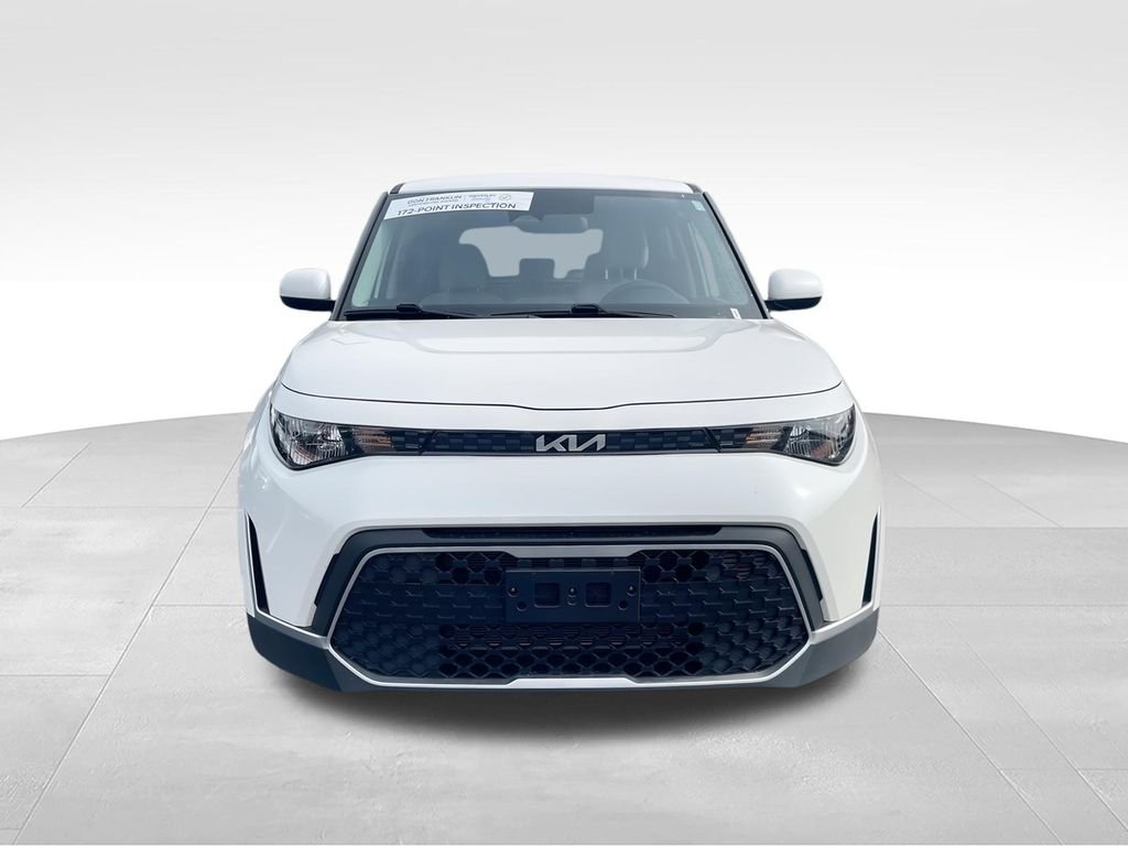 Used 2025 White Kia LX image 3