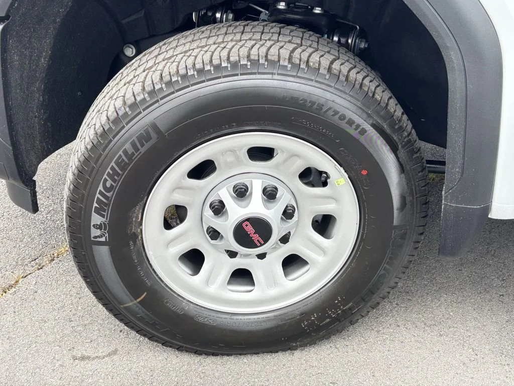 New 2026 Summit White GMC Pro image 10