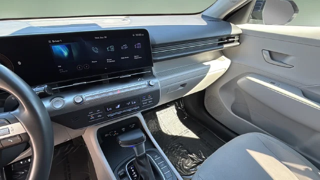 Used 2025 Blue Hyundai SEL image 24