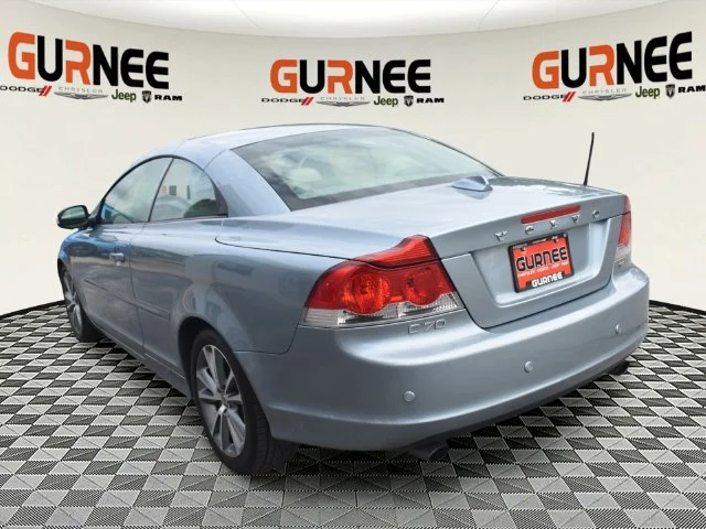 Used 2010 Blue Volvo T5 image 6