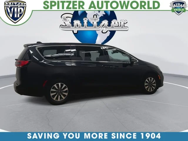 Used 2024 Black Chrysler Select image 10
