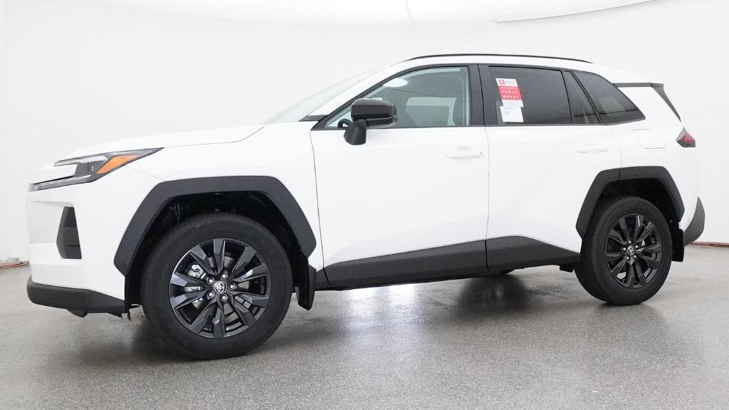 New 2026 Ice Cap Toyota XLE Premium image 4