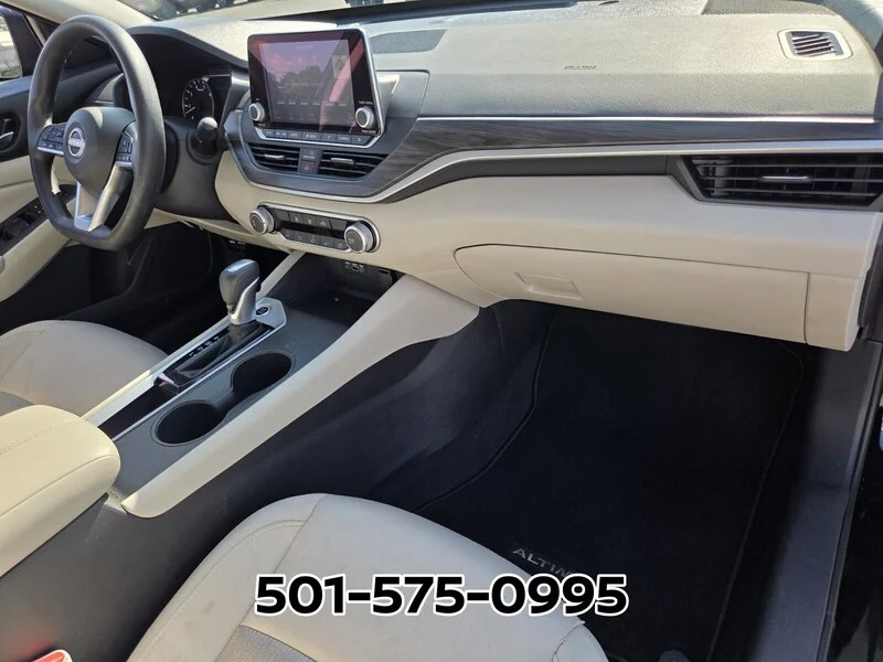 Used 2025 Super Black NISSAN SV FWD image 17