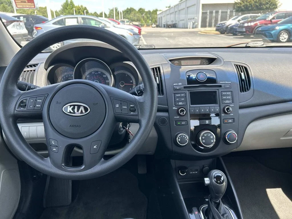 Used 2011 Silver Kia EX image 12