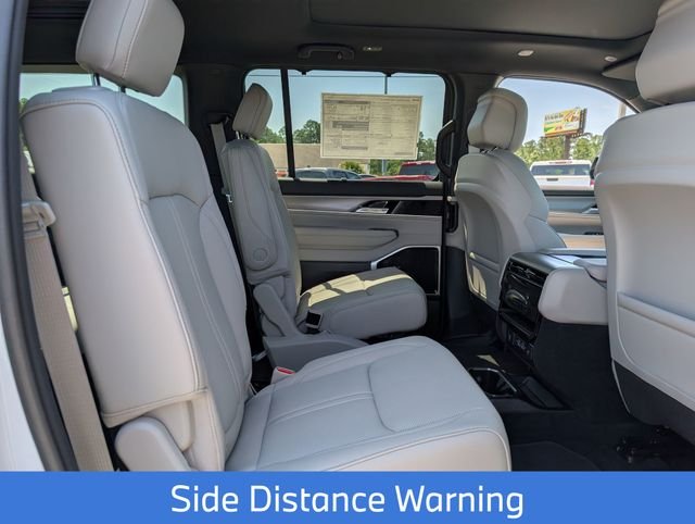 New 2026 Bright White Clear-Coat Exterior Paint Jeep Limited Reserve image 28