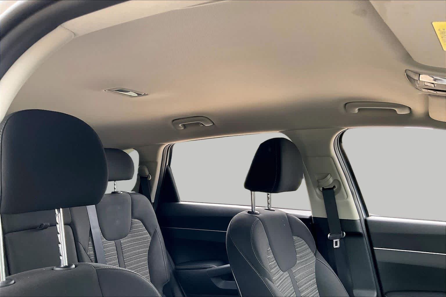 Used 2021 Everlasting Silver Kia LX image 14