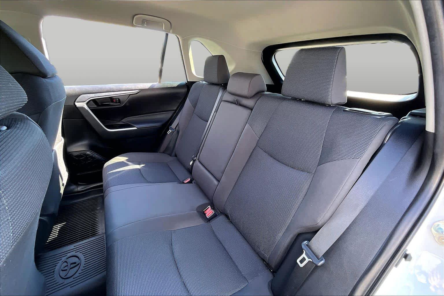 Used 2024 Ice Cap Toyota Hybrid LE image 19