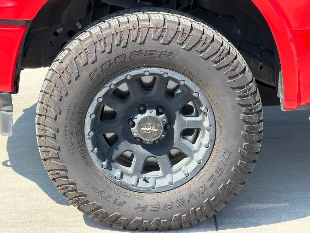 Used 2018 Red Ford XLT image 7