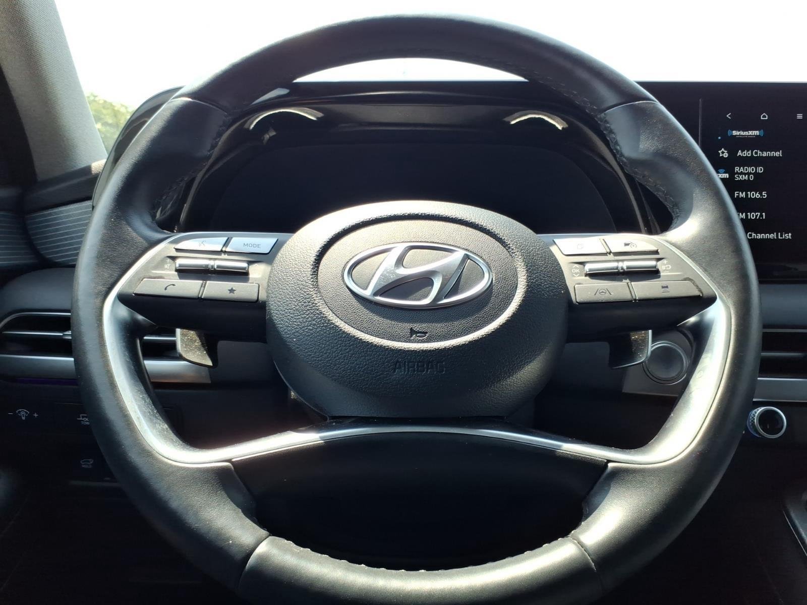 Used 2024 Moonlight Cloud Hyundai Limited image 27