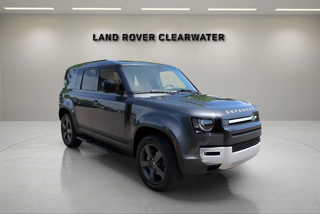Certified Used 2025 Gray Land Rover S image 7