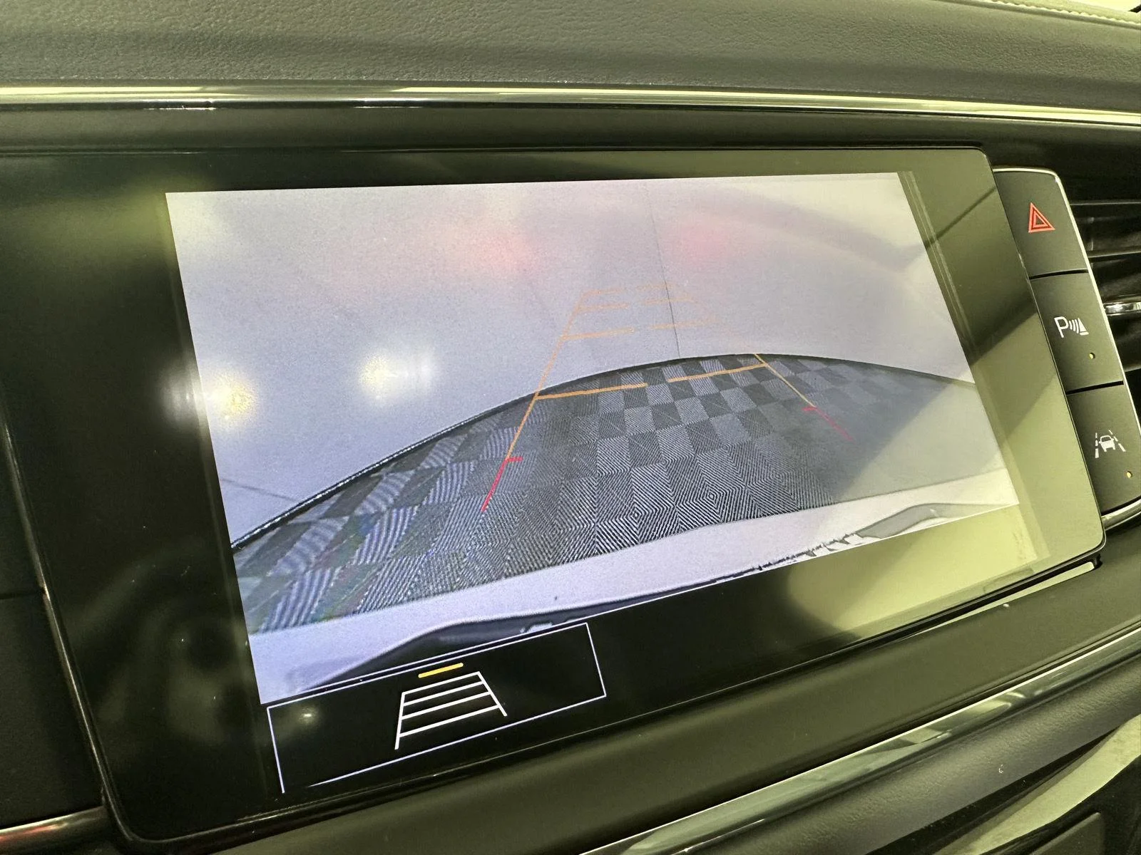 Used 2020 Summit White Buick Premium image 17