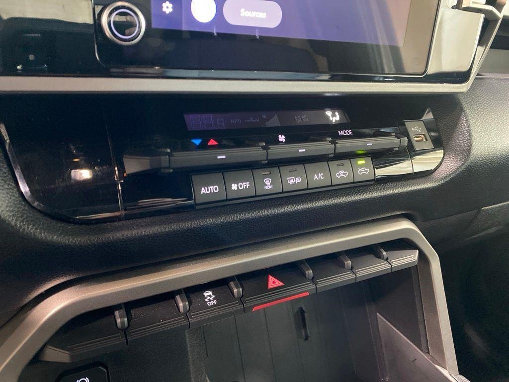 Used 2025 Ice Toyota SR5 image 17