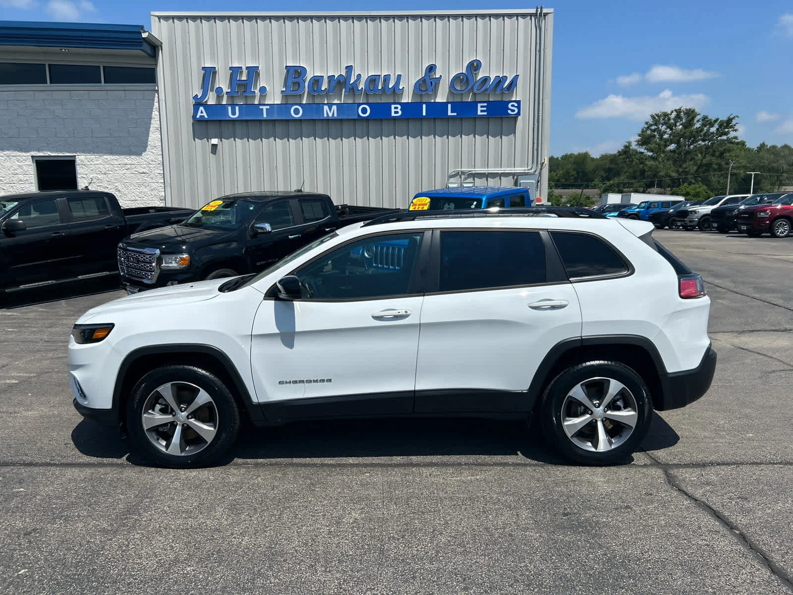 Used 2022 Bright White Clearcoat Jeep Limited image 6