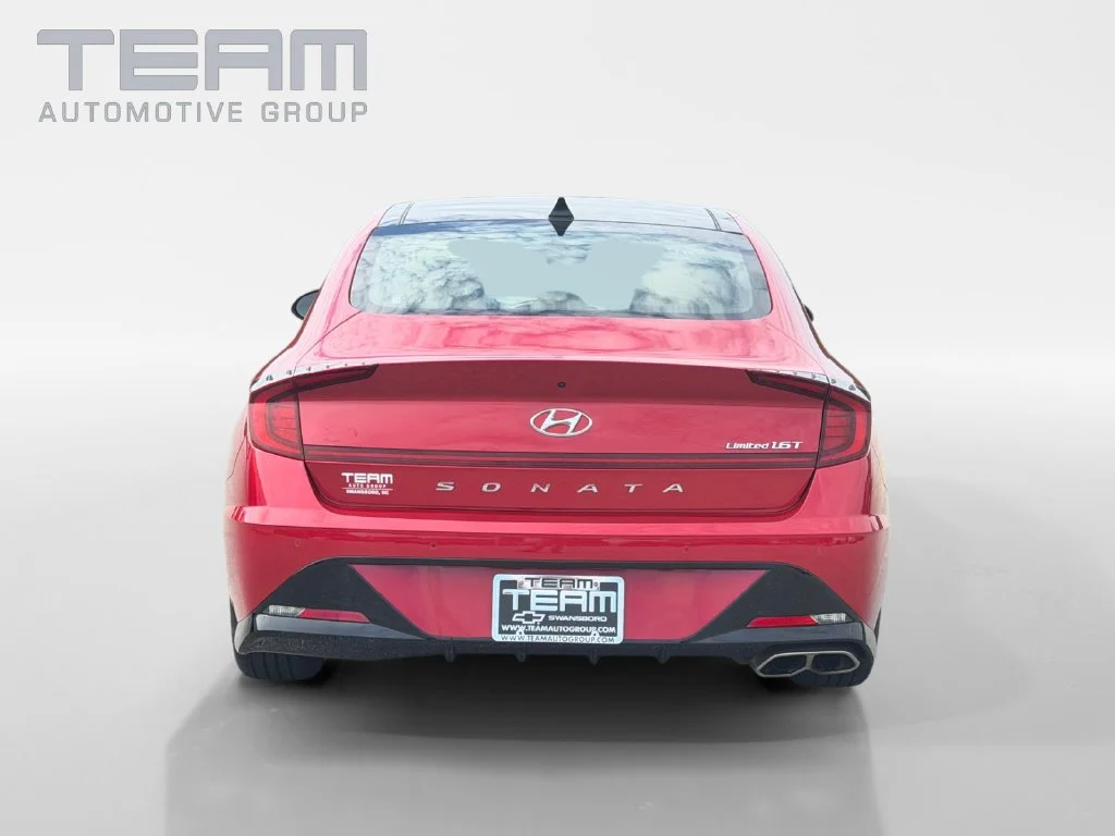 Used 2021 Red Hyundai Limited image 6