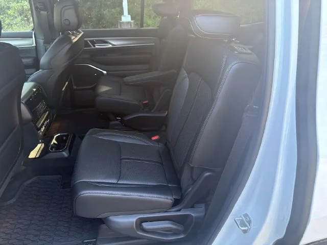 New 2027 Bright White Clear-Coat Paint Jeep Upland image 12