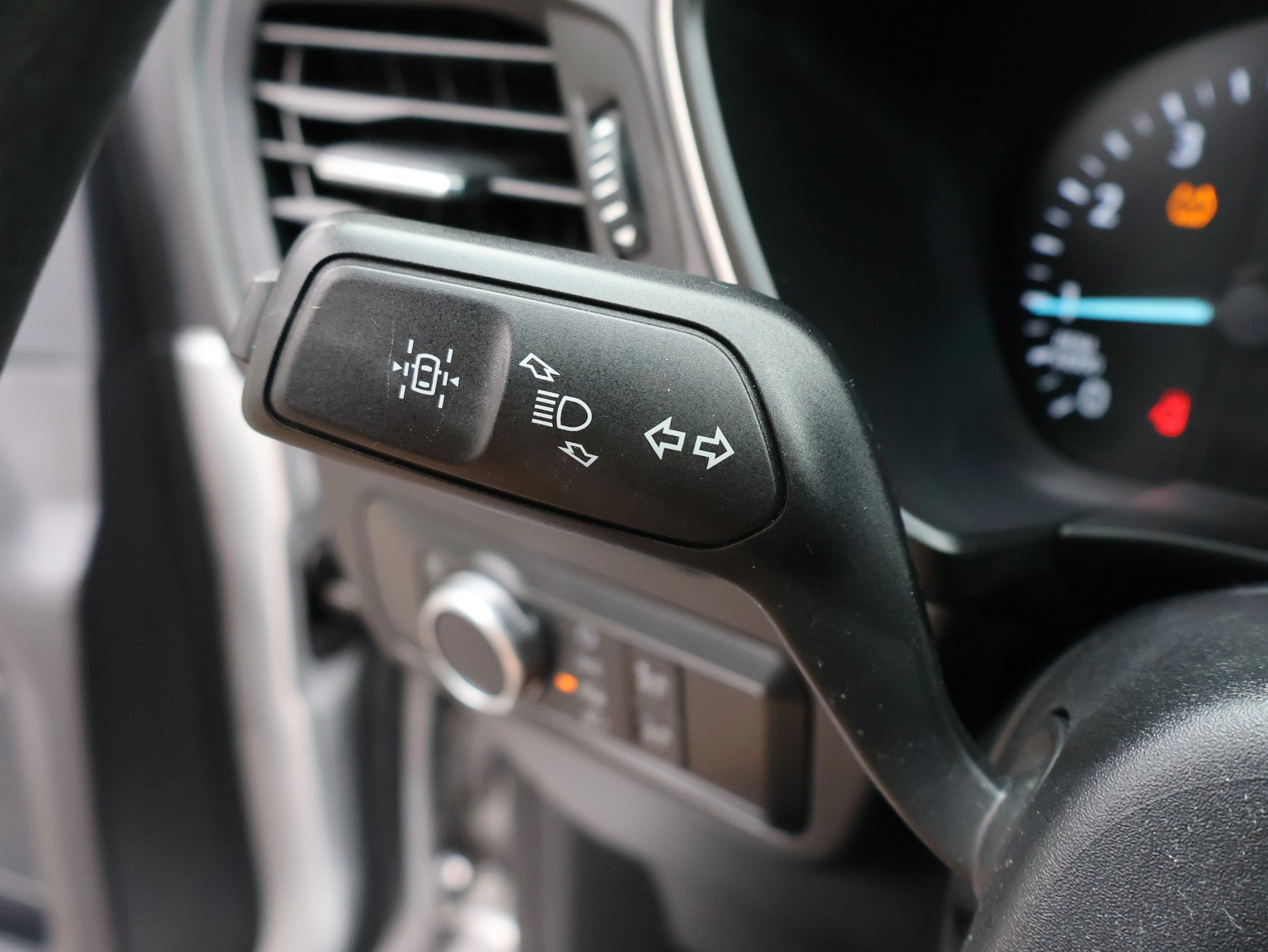 Used 2020 Ingot Silver Metallic Ford SE image 35