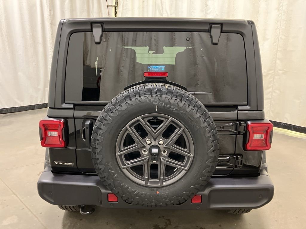 New 2026 Black Clear-Coat Exterior Paint Jeep Sport S image 18