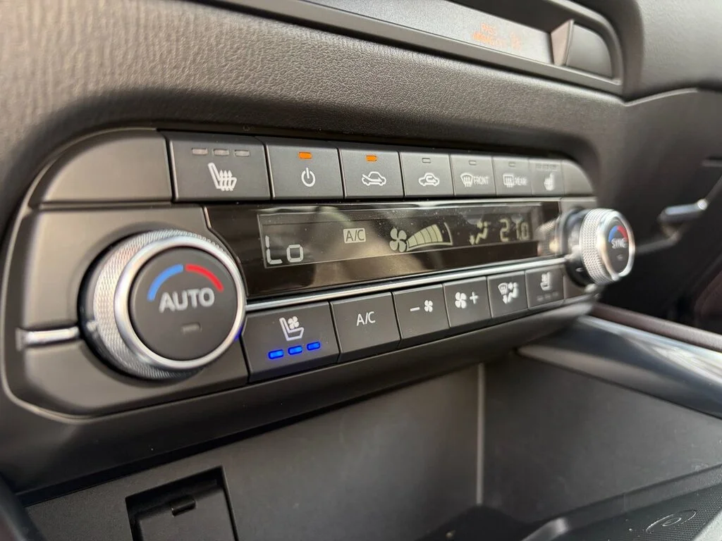 Used 2024  Mazda Signature AWD at Top of the Line. Turbo! Finance a image 29