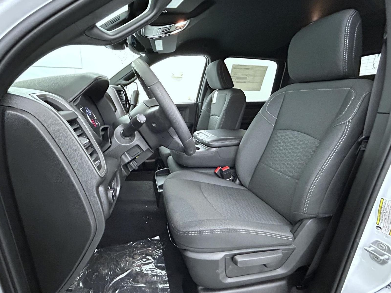New 2026 Bright White Clear-Coat Exterior Paint RAM Tradesman image 10