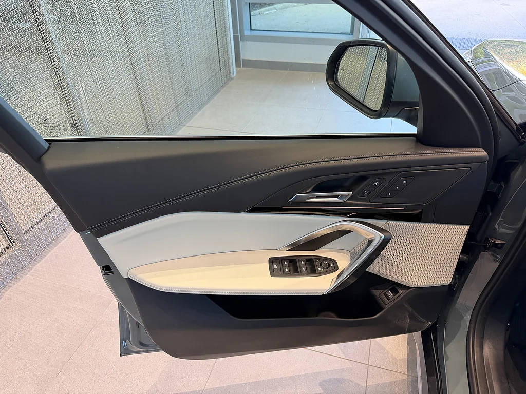 New 2027  BMW xDrive28i image 11