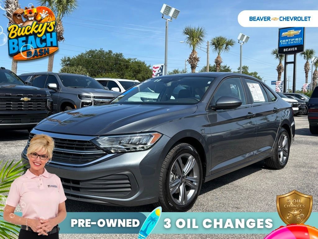 Used 2024  Volkswagen SE image 1