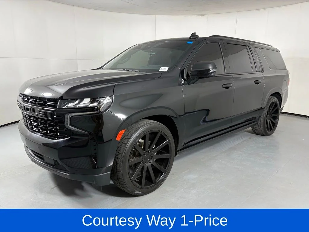 Used 2024 Black Chevrolet High Country image 5