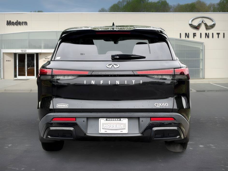 Certified Used 2024 Mineral Black INFINITI PURE image 4