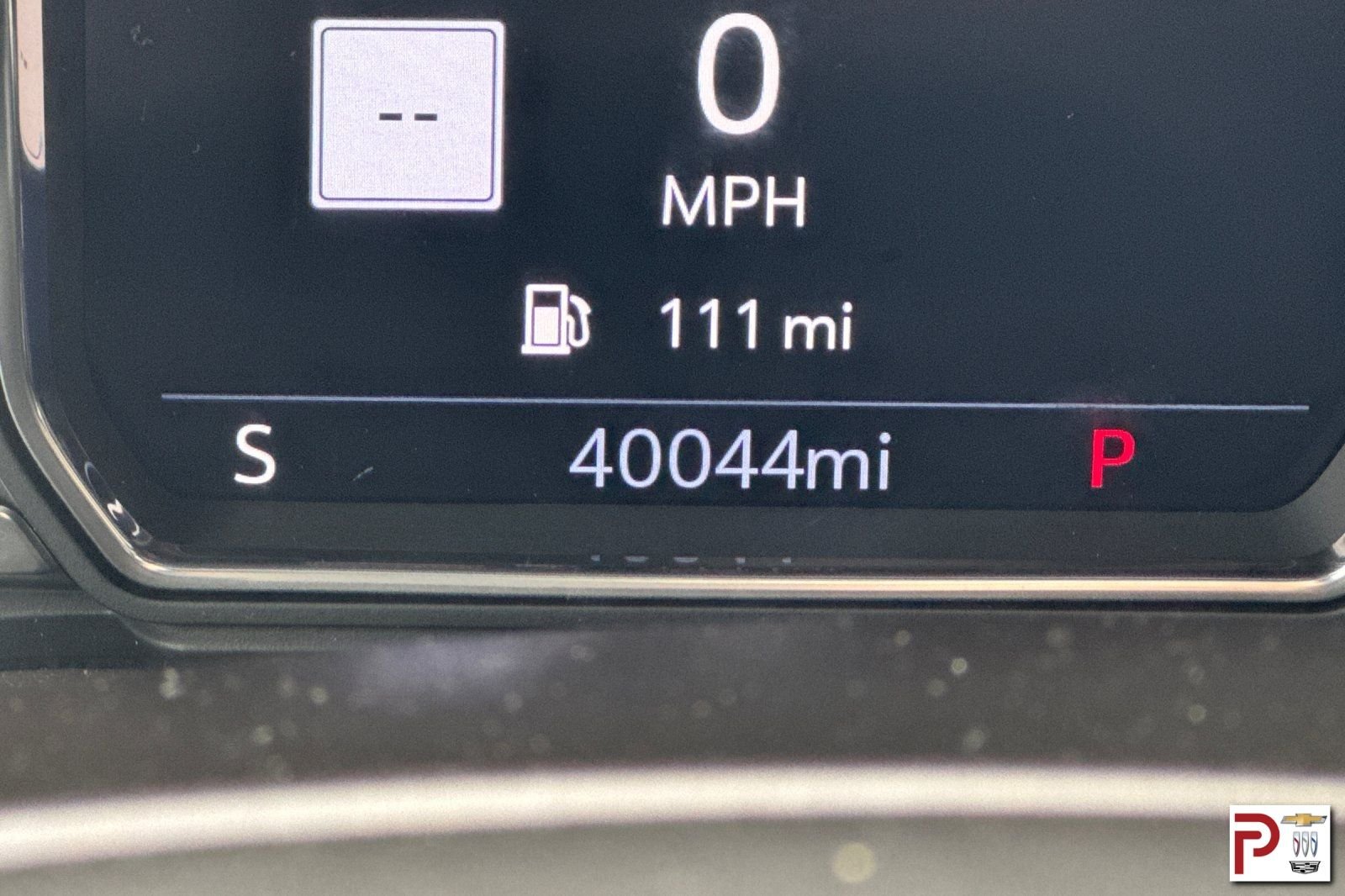 Used 2022 White GMC AT4 image 31