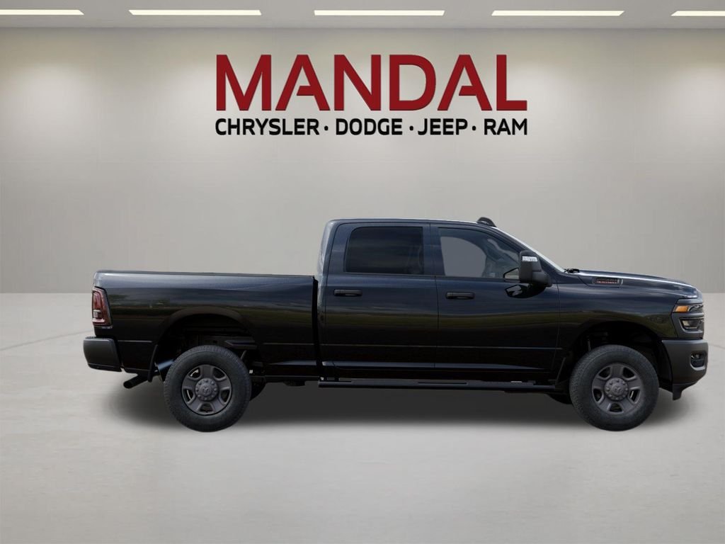 New 2026 Diamond Black Crystal Pearl-Coat Exterior Paint RAM Tradesman image 21