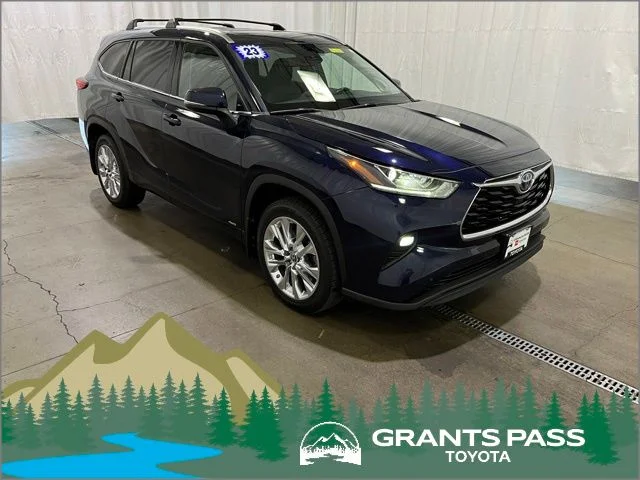 2023 Toyota Highlander Hybrid Limited AWD's photo