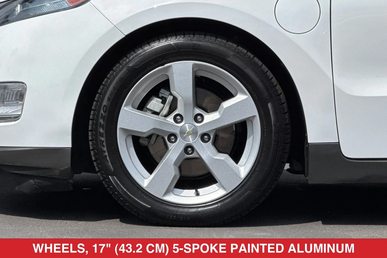 Used 2014 White Chevrolet Base image 26