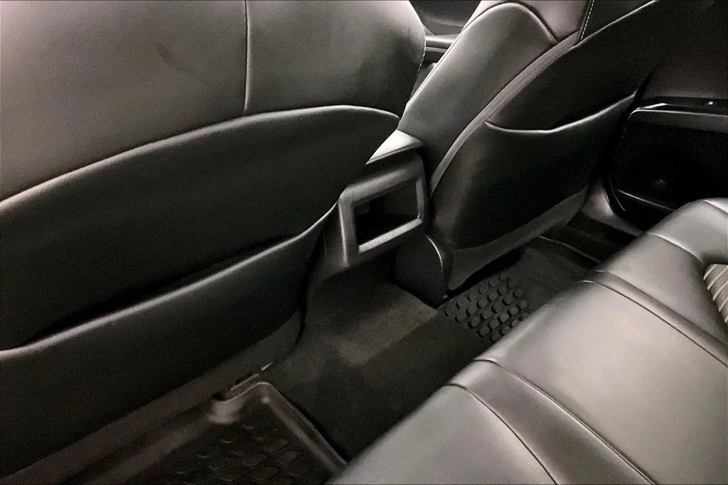 Used 2020 Silver Toyota SE image 10